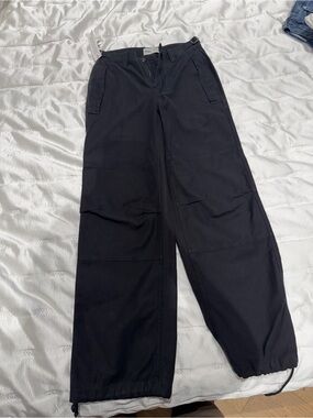 Aritzia TNA Black Wide-Leg Cargo Pants with Drawstring Hem, Size 00
